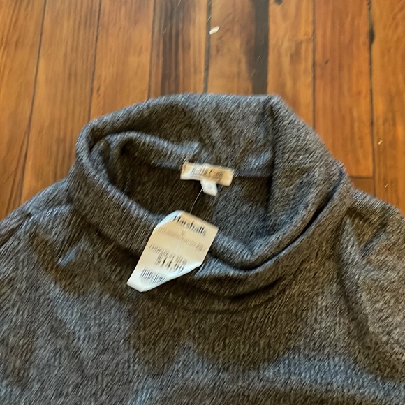 Dress - Picture 5 of 5